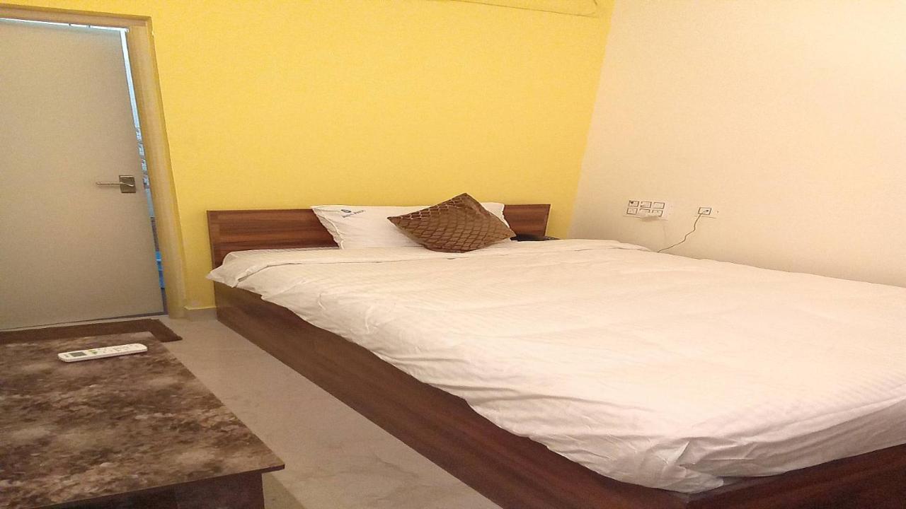 Pph Living Royal Pride Bed and Breakfast Madurai Exteriör bild
